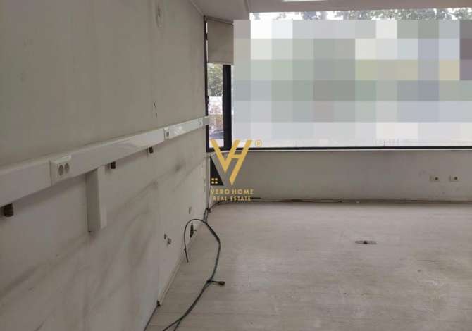 JEPET AMBIENT BIZNESI 140 M2 ME QERA TE BULEVARDI I RI 1.700 EURO