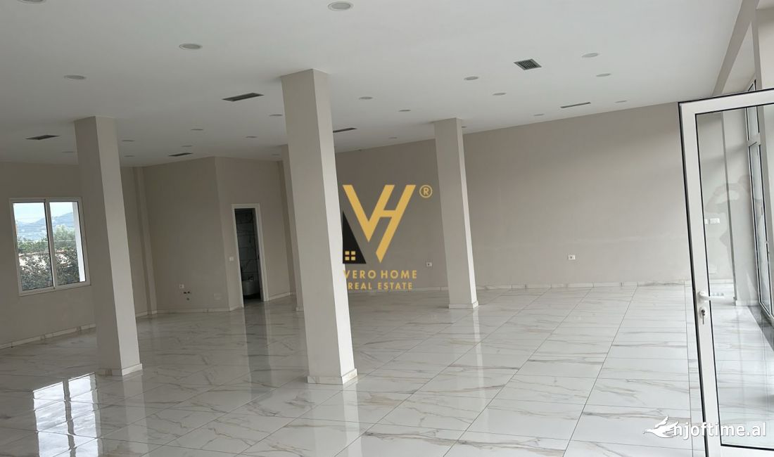 JEPET AMBIENT 180 M2 ME QERA NE LAKNAS 550 EURO