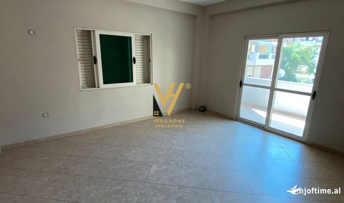 JEPET ZYRE 230 M2 ME QERA NE SELITE 85.000 LEKE