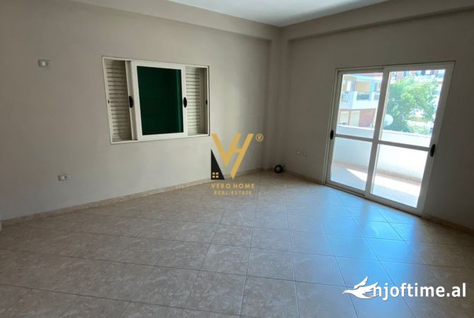 Business Property for Rent 3+1 in Tirana - 85,000 Leke