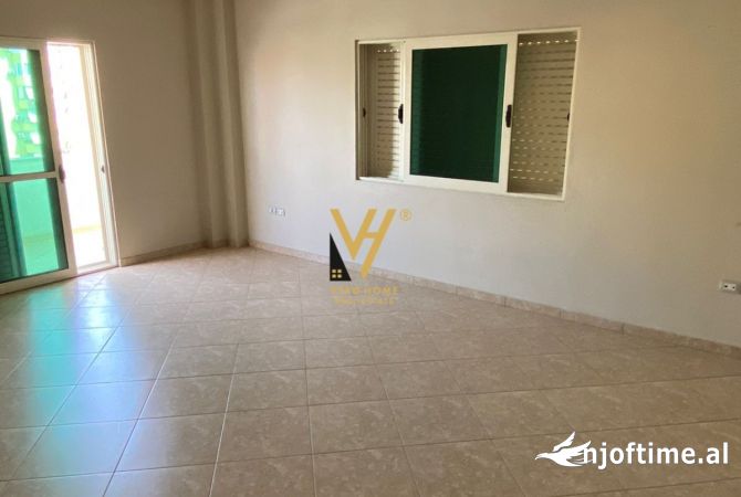 Business Property for Rent 3+1 in Tirana - 85,000 Leke