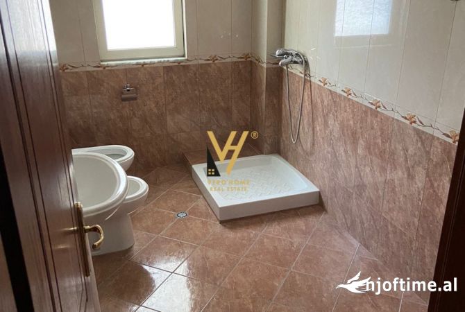 Business Property for Rent 3+1 in Tirana - 85,000 Leke