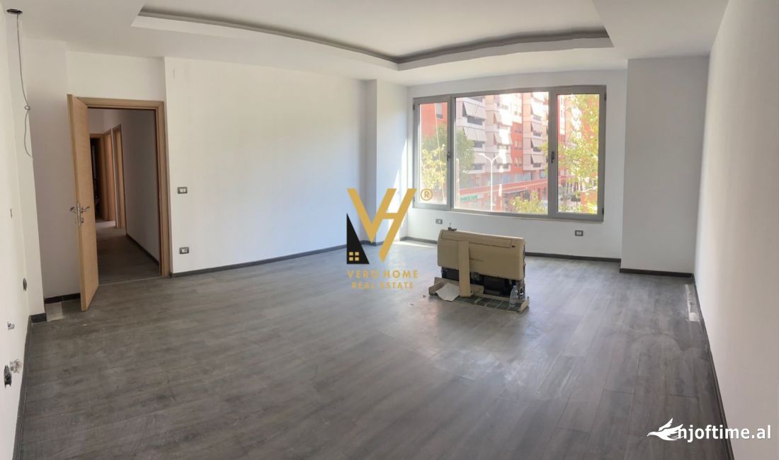 JEPET ZYRE 109 M2 ME QERA TE RRUGA E KAVAJES 800 EURO