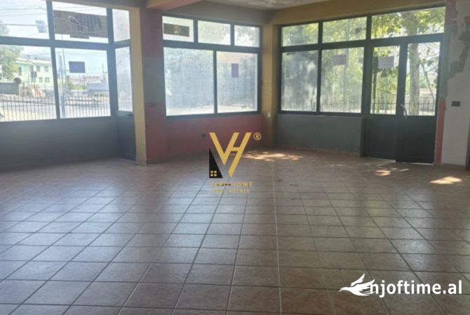 Ambiente Commerciale in Affitto 1+1 a Tirana - 1,000 Euro