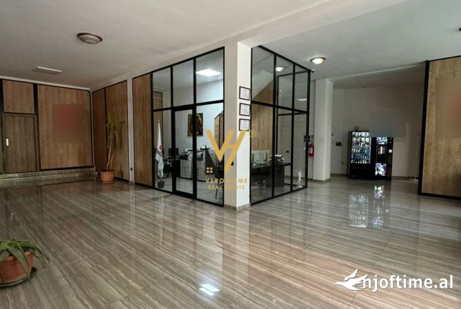 JEPET AMBIENT BIZNESI 600 M2 ME QERA TE RRUGA DRITAN HOXHA 2.000 EURO