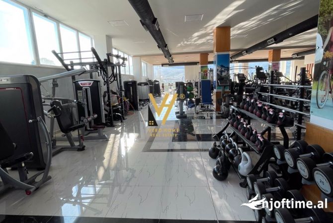 Ambiente Commerciale in Affitto 1+1 a Tirana - 4,000 Euro