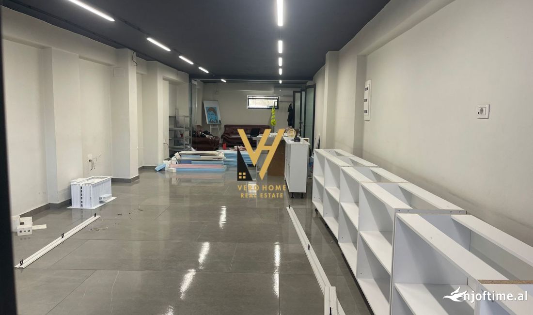 JEPET DYQAN 100 M2 ME QERA TE ZOGU I ZI 1.000 EURO