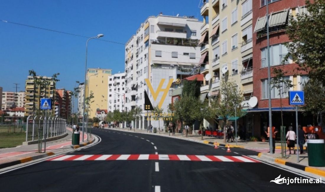 JEPET ZYRE 170 M2 ME QERA TE RRUGA E KOSOVAREVE 2.000 EURO