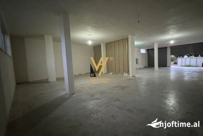 Ambiente Commerciale in Affitto 4+1 a Tirana - 1,200 Euro