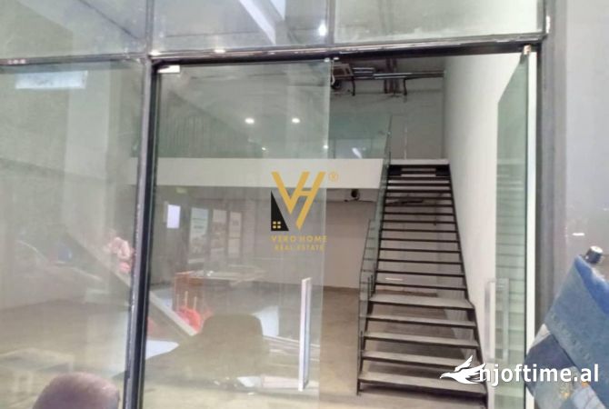 Ambiente Commerciale in Affitto 1+1 a Tirana - 1,500 Euro