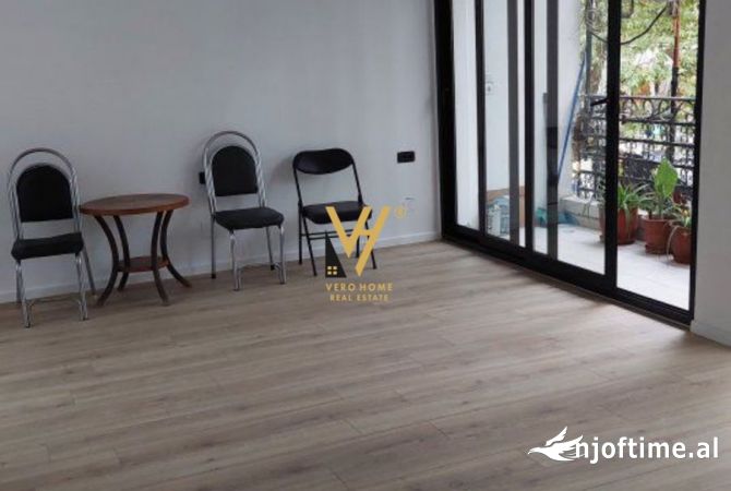 JEPET ZYRE 120 M2 ME QERA TE MYSLYM SHYRI 1.200 EURO