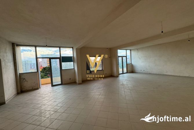 Shtepi ne shitje Apartament ne Fier, 2+1, Mobilimi Bosh, pa mobiluar, Pagesa 90,000  Euro.
