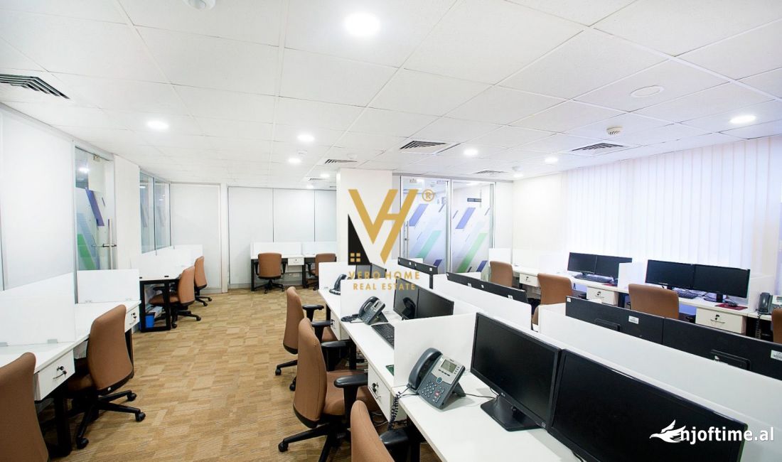 JEPET ZYRE 100 M2 ME QERA TE KOMUNA E PARISIT 900 EURO