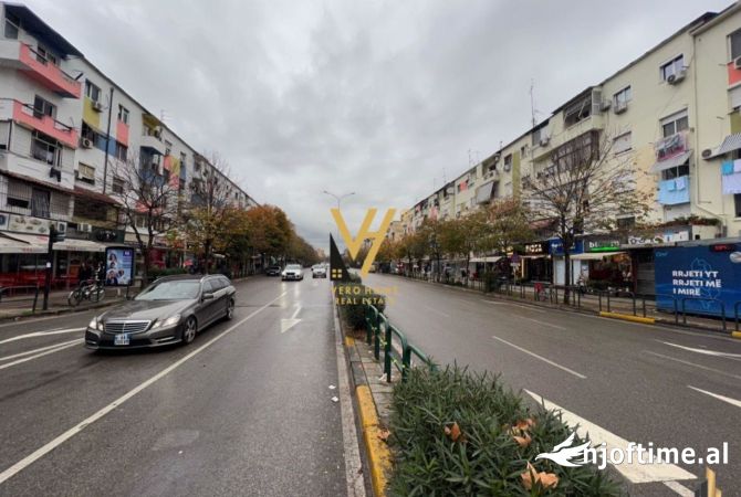 Ambiente Commerciale in Affitto 1+1 a Tirana - 1,000 Euro