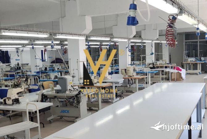 Ambiente Commerciale in Affitto 4+1 a Tirana - 4,000 Euro