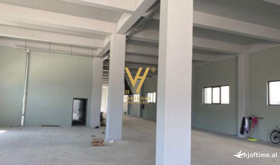 JEPET MAGAZINE 450 M2 ME QERA TE RRUGA E KAVAJES 1.200 EURO