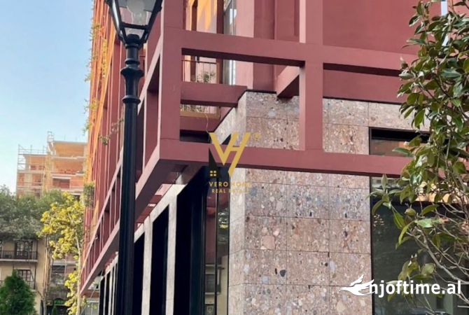 Ambiente Commerciale in Affitto 3+1 a Tirana - 1,500 Euro