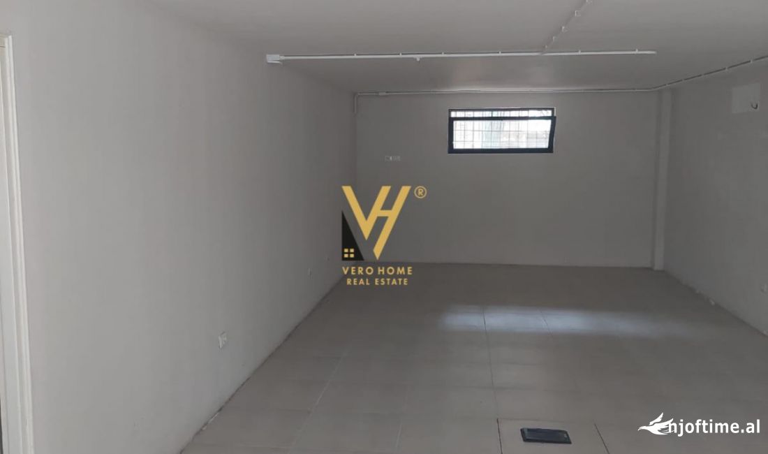 JEPET DYQAN 105 M2 ME QERA TE PALLATET AGIMI 1.300 EURO