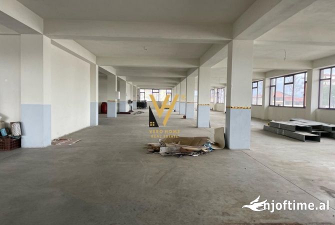 Ambiente Commerciale in Vendita 4+1 a Fier - 3,000,000 Euro