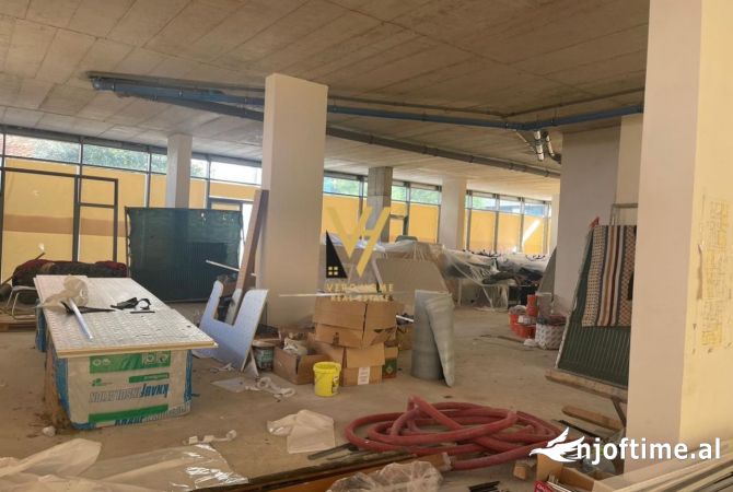 JEPET DYQAN 376 M2 ME QERA TE RRUGA E ELBASANIT 15.000 EURO