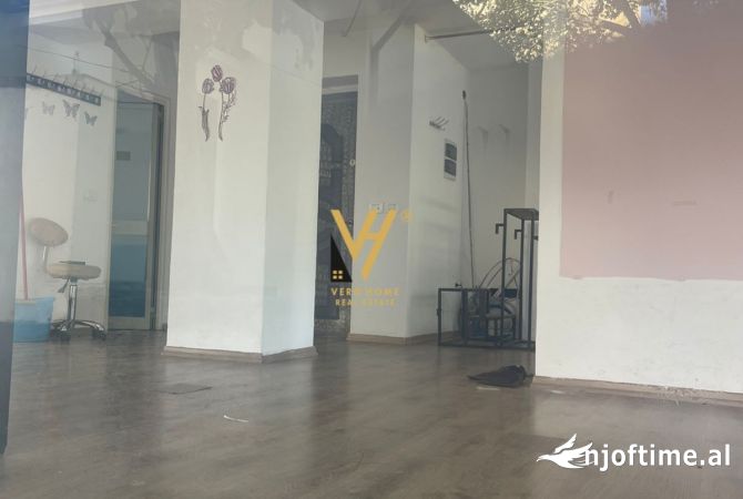 Ambiente Commerciale in Affitto 1+1 a Tirana - 600 Euro