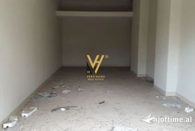 Ambiente Commerciale in Affitto 1+1 a Tirana - 40,000 Leke