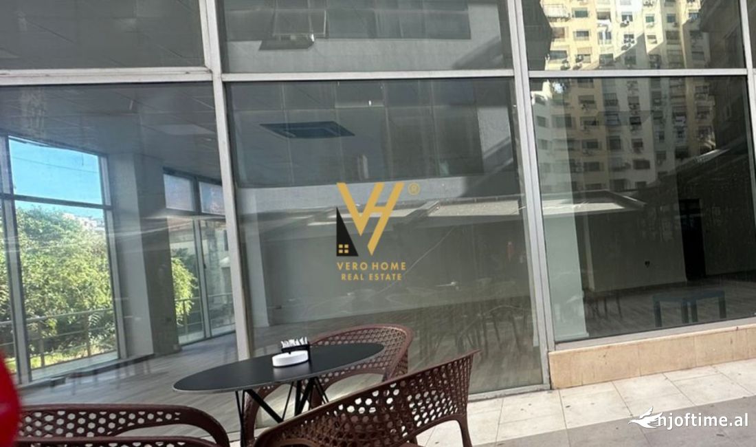 JEPET DYQAN 172 M2 ME QERA TE STACIONI I TRENIT 2.100 EURO