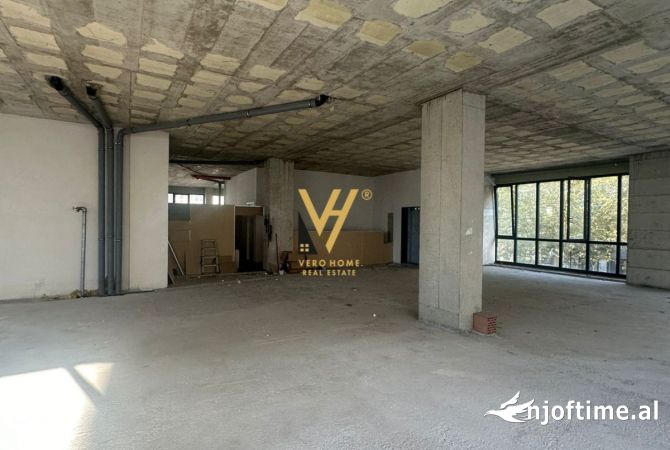 SHITET AMBIENT KOMERCIAL 500 M2 NE KAMEZ 850.000 EURO