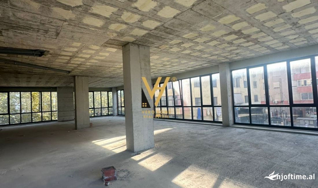SHITET AMBIENT KOMERCIAL 500 M2 NE KAMEZ 850.000 EURO