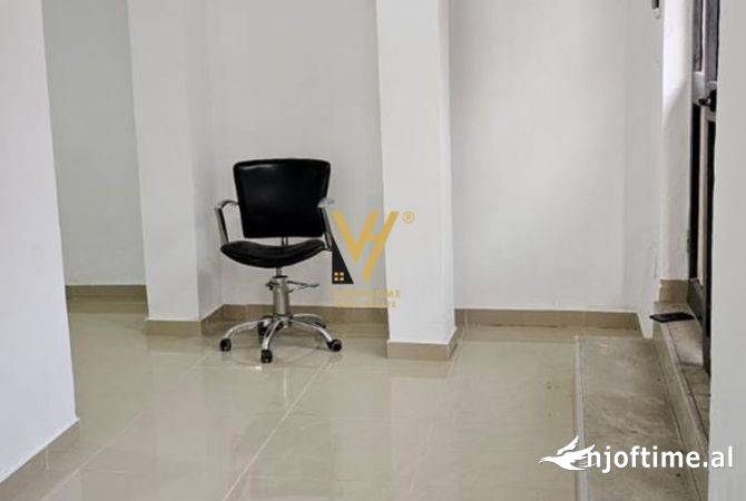 Ambiente Commerciale in Affitto 1+1 a Tirana - 30,000 Leke