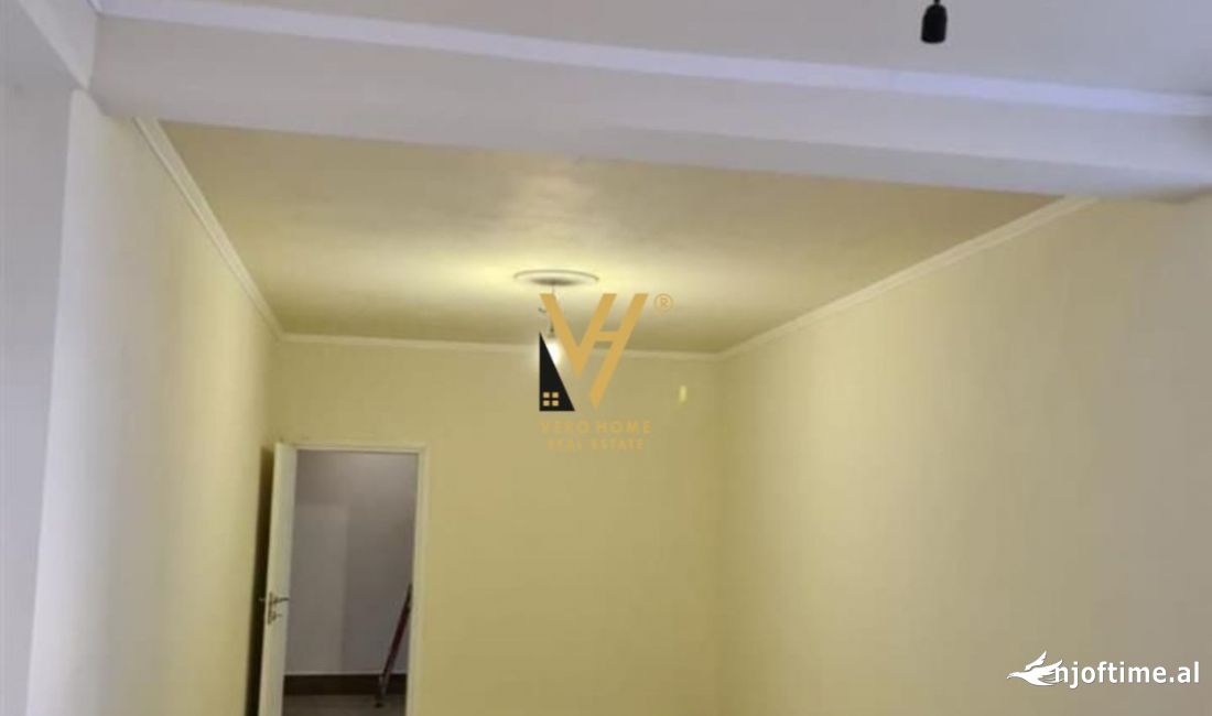 JEPET ZYRE 140M2 ME QERA TE QYTETI I STUDENTIT 700 EURO