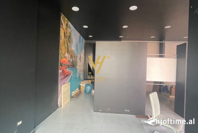 Ambiente Commerciale in Affitto 1+1 a Tirana - 600 Euro