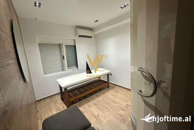 Ambiente Commerciale in Affitto 3+1 a Tirana - 1,500 Euro