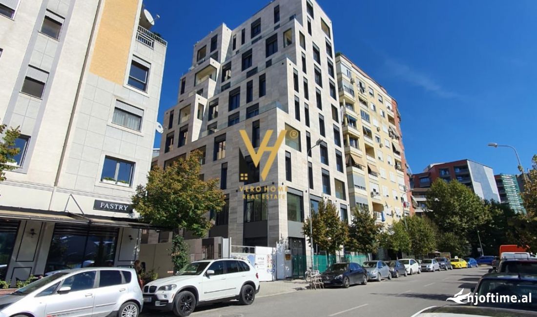 SHITET DYQAN 76 M2 TE RRUGA E KOSOVAREVE 320.000 EURO