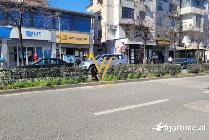 Ambiente Commerciale in Affitto 1+1 a Tirana - 100,000 Euro