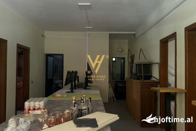 Ambiente Commerciale in Affitto 1+1 a Tirana - 800 Euro