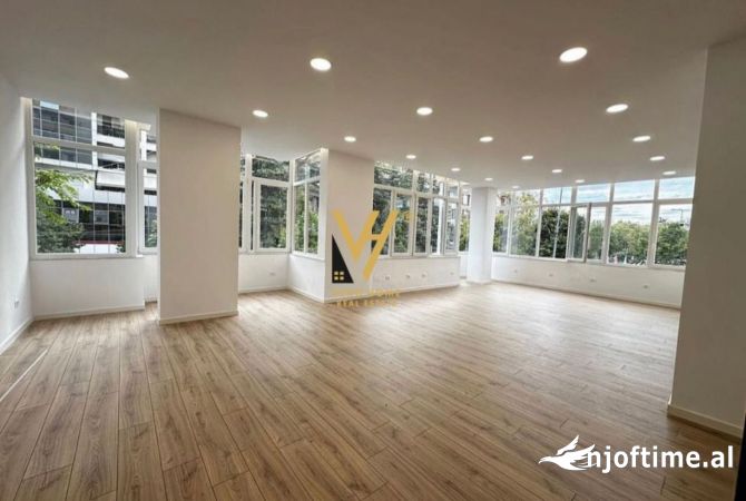 Business Property in Sale 3+1 in Tirana - 220,000 Euro