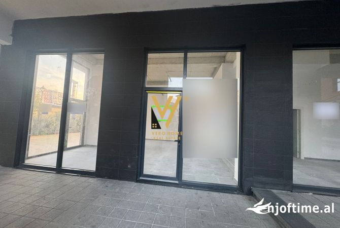 Ambiente Commerciale in Affitto 1+1 a Tirana - 1,000 Euro