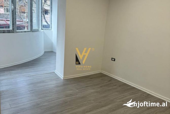 JEPET ZYRE 53 M2 ME QERA TE XHAMLLIKU 500 EURO