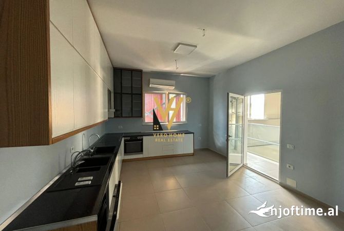 Business Property in Sale 4+1 in Tirana - 2,000,000 Euro