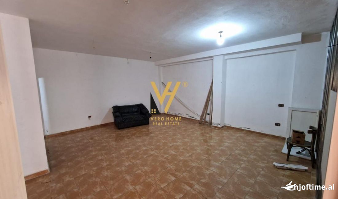 JEPET DYQAN 65 M2 ME QERA TE KODRA E DIELLIT 450 EURO