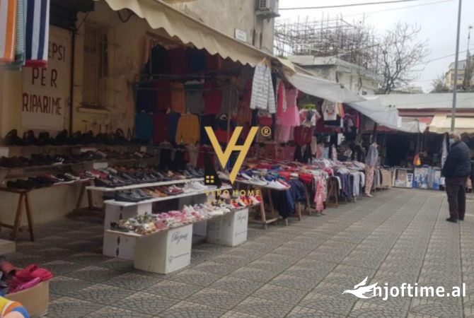 Ambiente Commerciale in Affitto 1+1 a Tirana - 900 Euro
