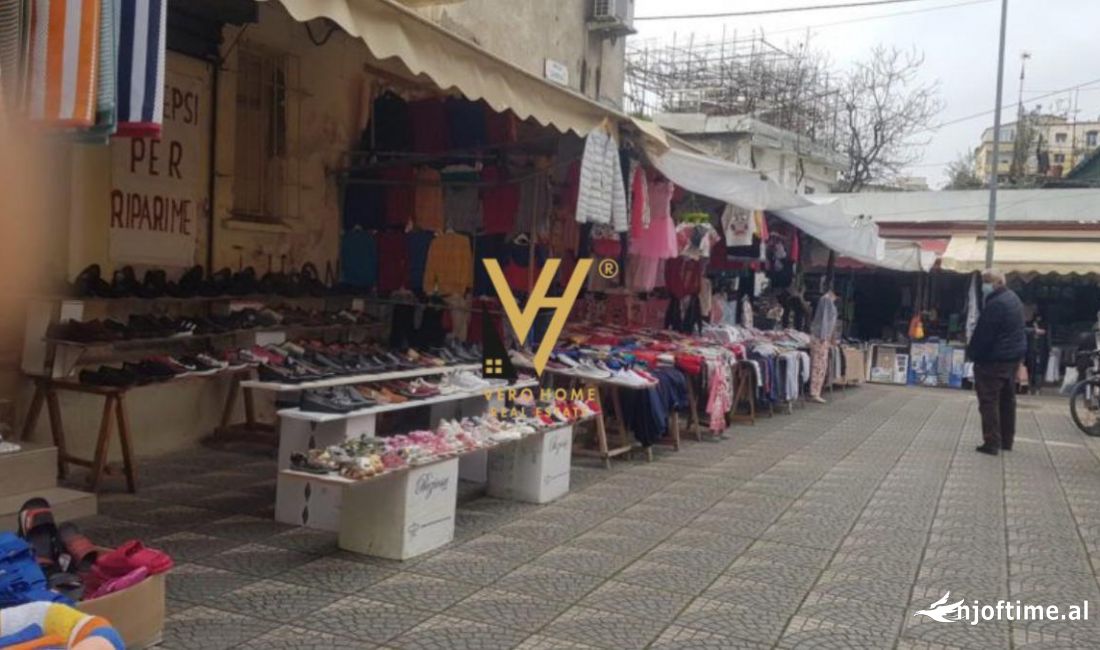 JEPET DYQAN 34 M2 ME QERA TE TREGU CAM , MYSLYM SHYRI 900 EURO