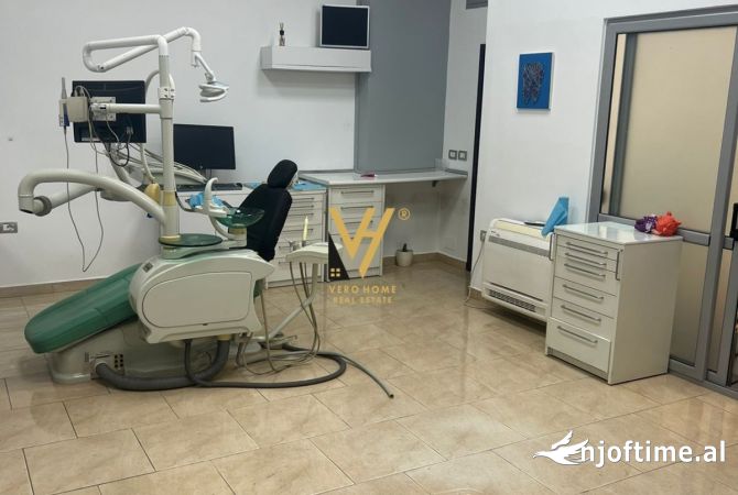 Ambiente Commerciale in Affitto 1+1 a Tirana - 600 Euro