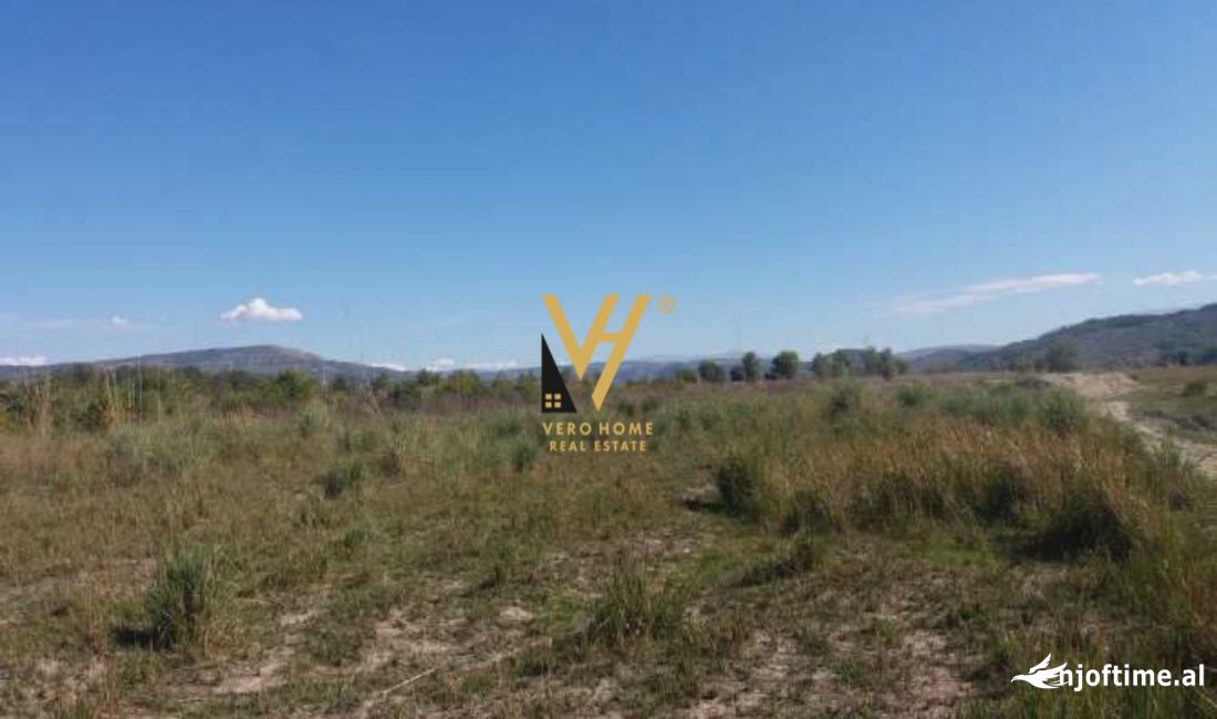 SHITET TOKE 2900 M2 TE AEROPORTI I RINASIT 358.500 EURO