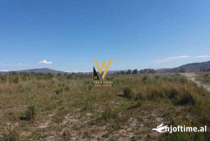 SHITET TOKE 2900 M2 TE AEROPORTI I RINASIT 358.500 EURO