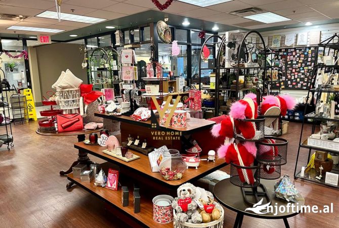 Ambiente Commerciale in Affitto 1+1 a Tirana - 900 Euro