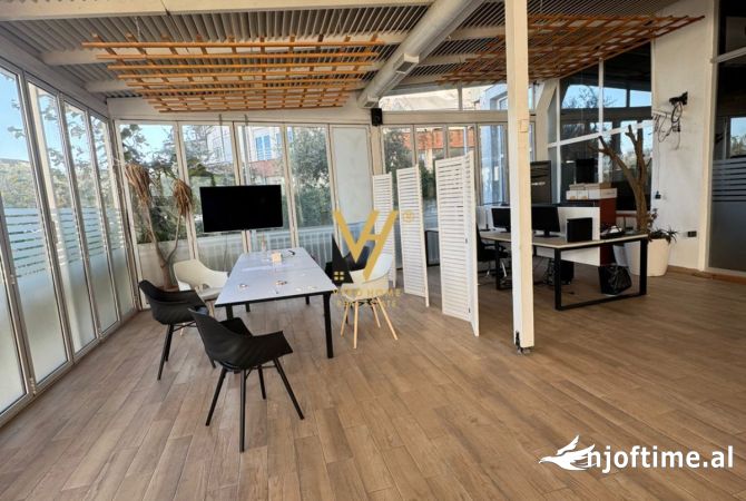 Ambiente Commerciale in Affitto 3+1 a Tirana - 1,000 Euro