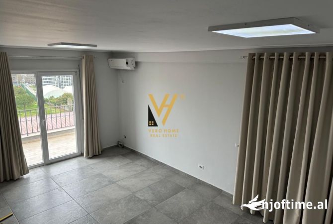 Ambiente Commerciale in Affitto 3+1 a Tirana - 850 Euro
