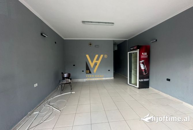 Ambiente Commerciale in Affitto 1+1 a Tirana - 500 Euro